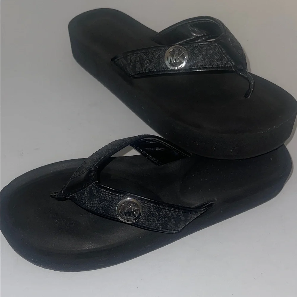 MICHAEL Michael Kors Black Sandals - Picture 7 of 12
